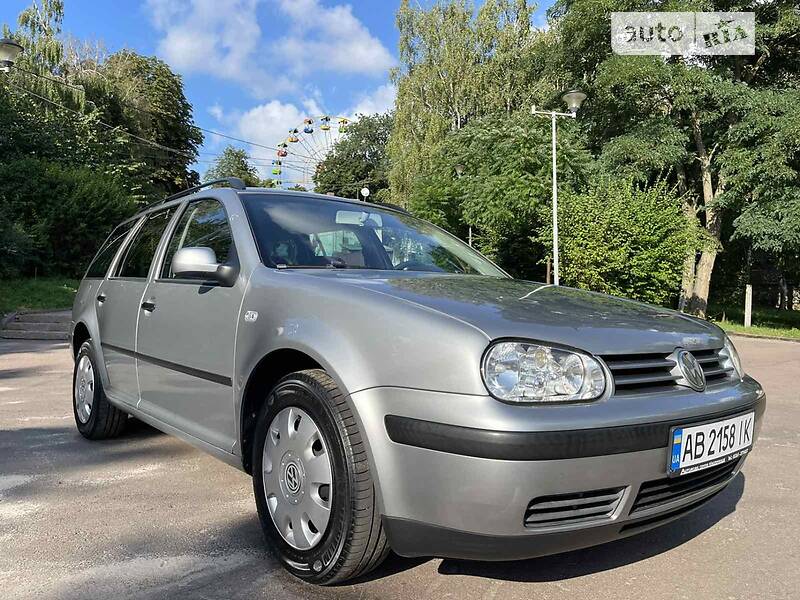 Універсал Volkswagen Golf 2003 в Житомирі