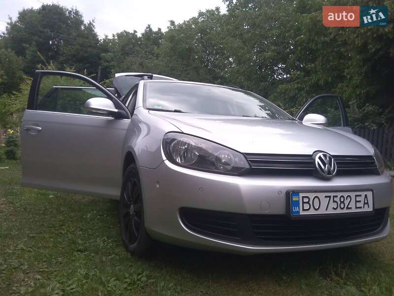 Універсал Volkswagen Golf 2009 в Івано-Франківську
