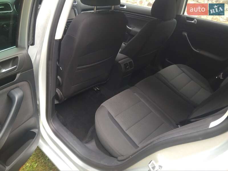 Універсал Volkswagen Golf 2009 в Івано-Франківську