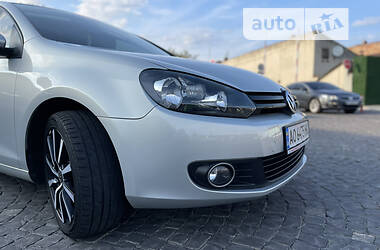 Хэтчбек Volkswagen Golf 2009 в 