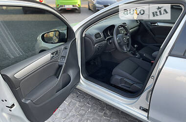 Хэтчбек Volkswagen Golf 2009 в 