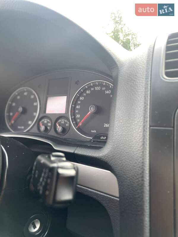 Универсал Volkswagen Golf 2008 в Староконстантинове