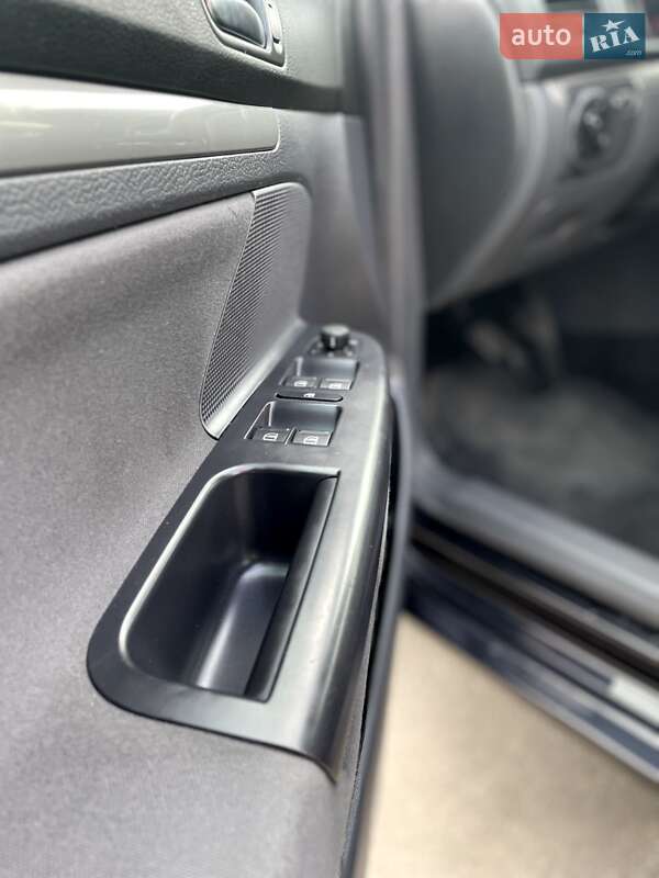 Универсал Volkswagen Golf 2008 в Староконстантинове