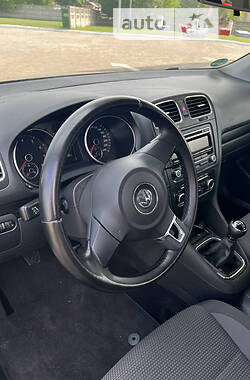 Универсал Volkswagen Golf 2010 в Ровно