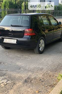 Хэтчбек Volkswagen Golf 2002 в Львове