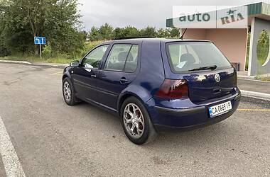 Хэтчбек Volkswagen Golf 2002 в Киеве