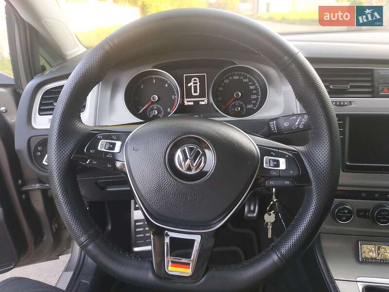 Универсал Volkswagen Golf 2017 в Ровно