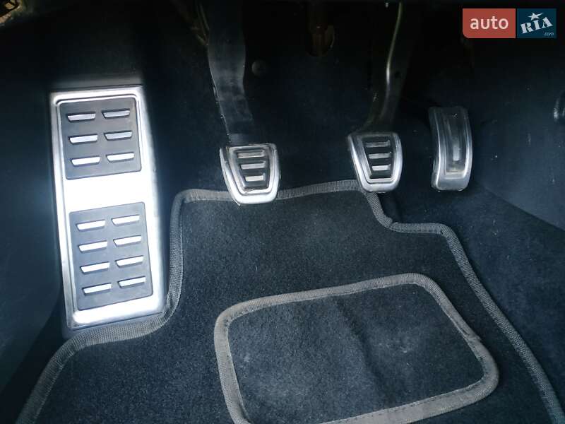 Универсал Volkswagen Golf 2017 в Ровно