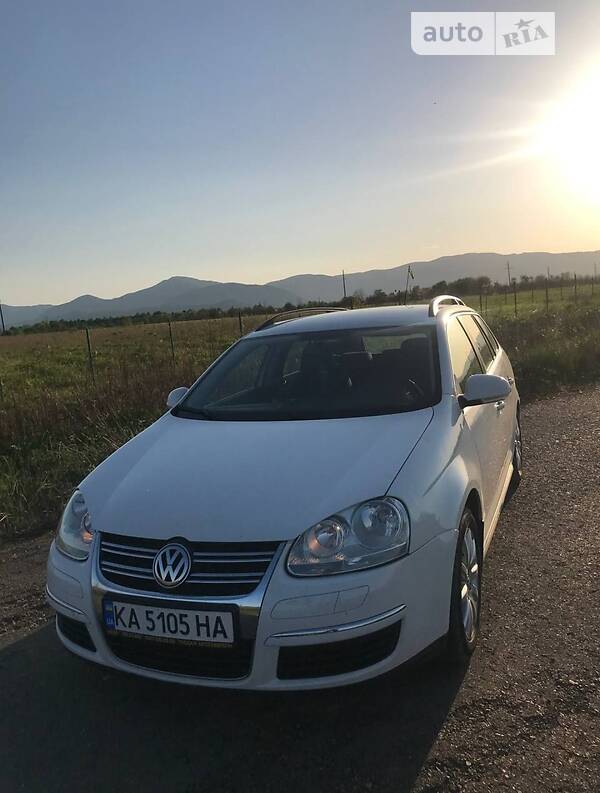 Универсал Volkswagen Golf 2008 в Хусте