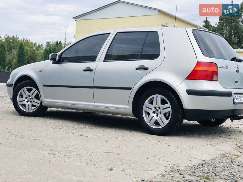 Хэтчбек Volkswagen Golf 2000 в Теплике