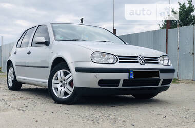 Хэтчбек Volkswagen Golf 2000 в Теплике