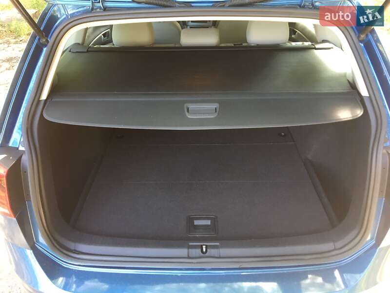 Універсал Volkswagen Golf 2016 в Зміїві