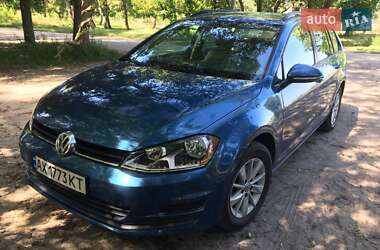 Універсал Volkswagen Golf 2016 в Зміїві