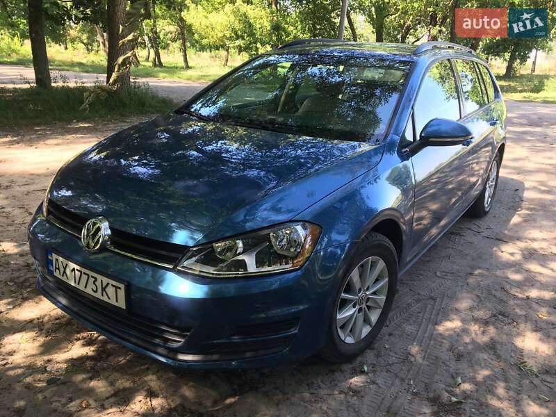 Універсал Volkswagen Golf 2016 в Зміїві