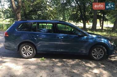 Універсал Volkswagen Golf 2016 в Зміїві