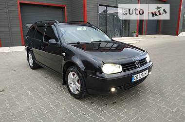 Універсал Volkswagen Golf 2004 в Чернівцях