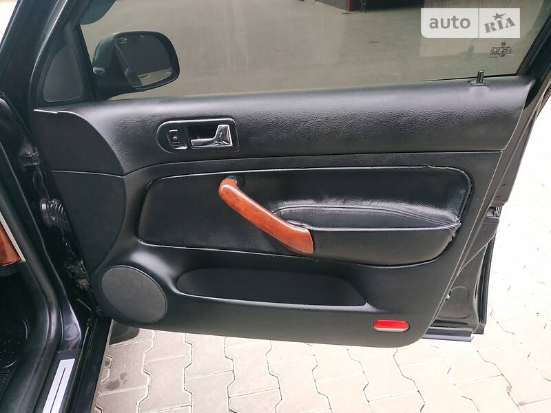 Универсал Volkswagen Golf 2004 в Черновцах
