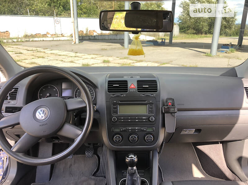 Хэтчбек Volkswagen Golf 2004 в Коломые