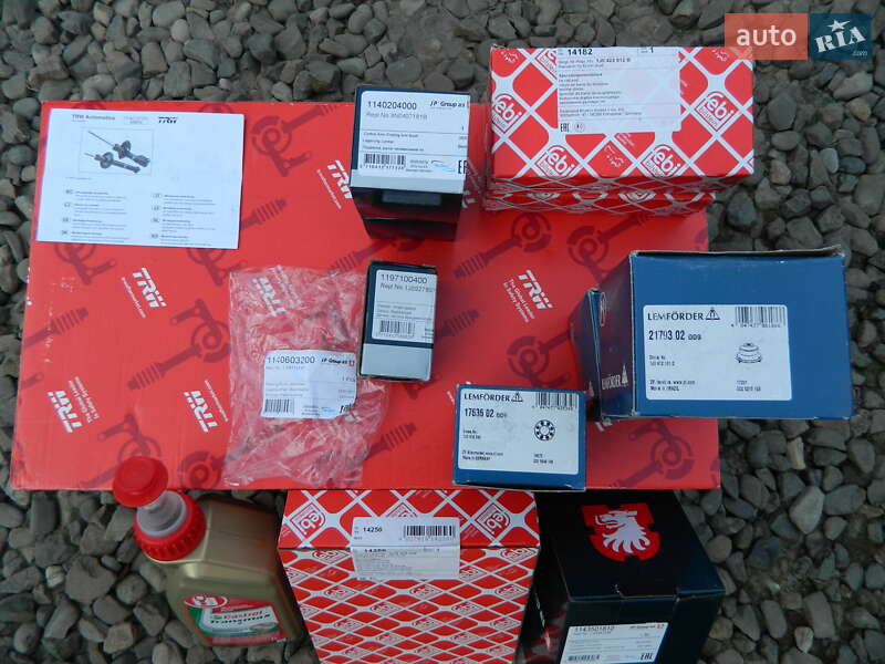 Універсал Volkswagen Golf 2001 в Чернівцях