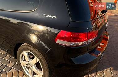 Хэтчбек Volkswagen Golf 2011 в 