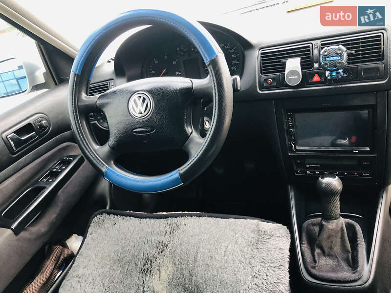 Хетчбек Volkswagen Golf 1998 в Львові
