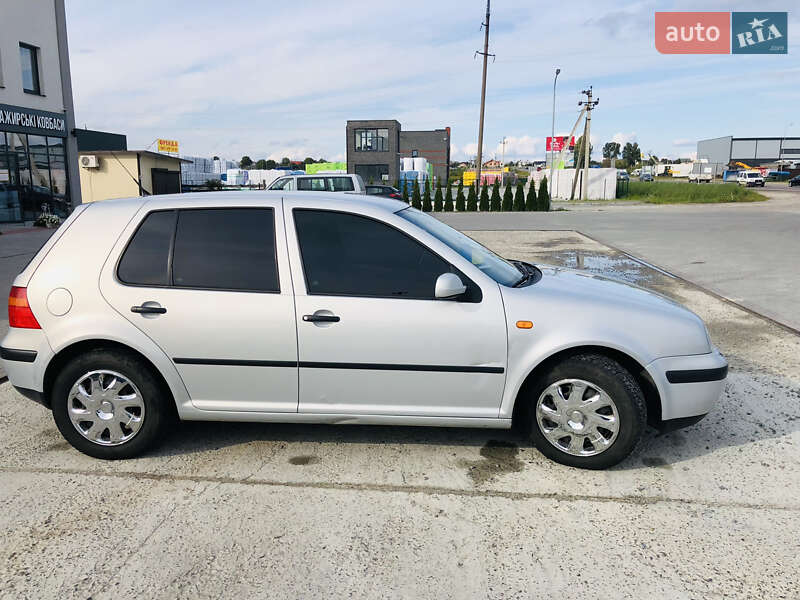 Хетчбек Volkswagen Golf 1998 в Львові