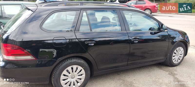 Універсал Volkswagen Golf 2010 в Долині