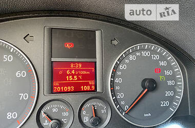 Хетчбек Volkswagen Golf 2004 в Львові