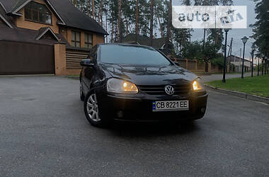 Хэтчбек Volkswagen Golf 2004 в Чернигове