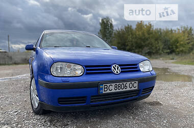 Хэтчбек Volkswagen Golf 2000 в Ровно