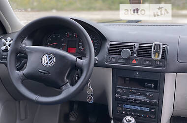 Хэтчбек Volkswagen Golf 2000 в Ровно