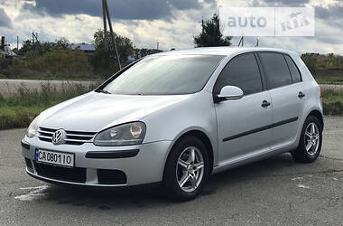Хэтчбек Volkswagen Golf 2004 в 