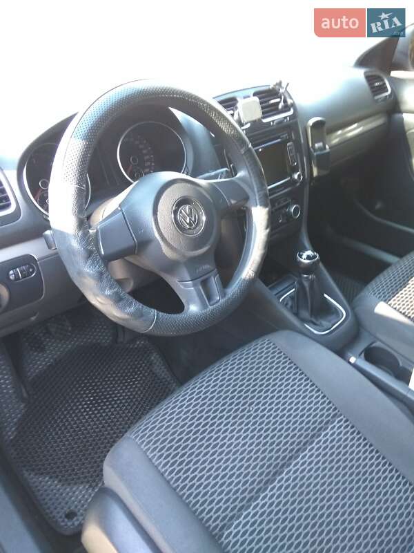 Універсал Volkswagen Golf 2010 в Львові