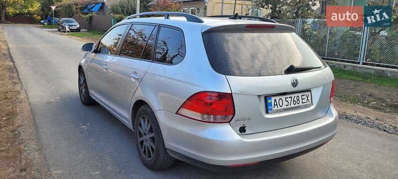 Універсал Volkswagen Golf 2009 в Ужгороді