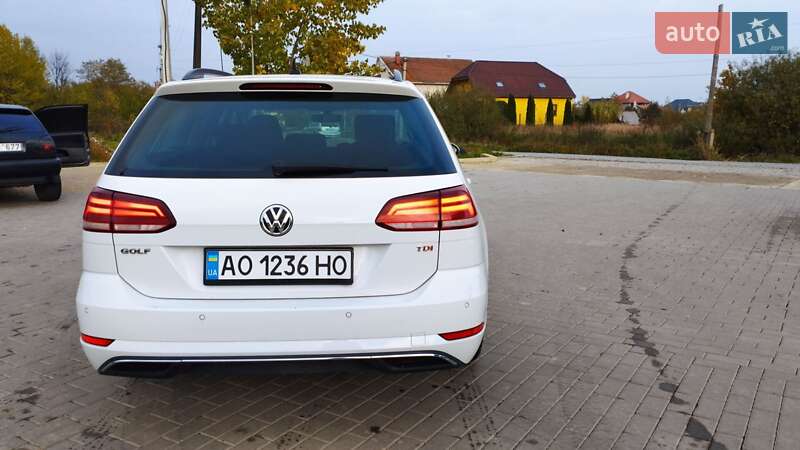 Універсал Volkswagen Golf 2017 в Хусті