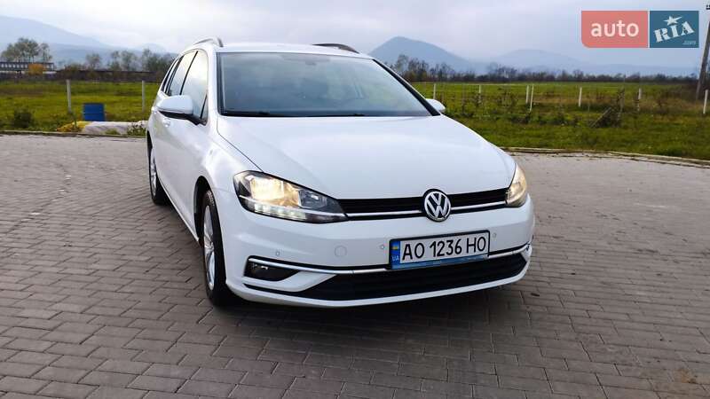Універсал Volkswagen Golf 2017 в Хусті