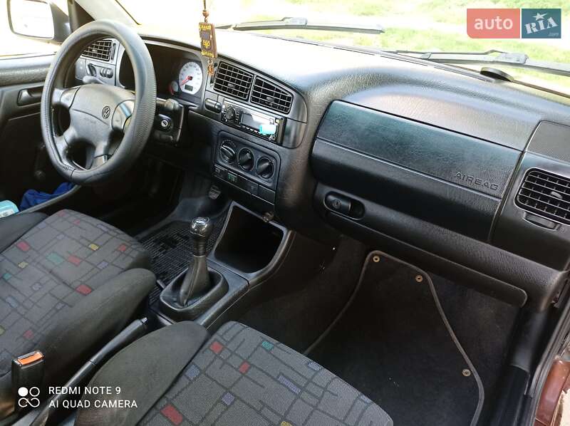 Хетчбек Volkswagen Golf 1997 в Первомайську