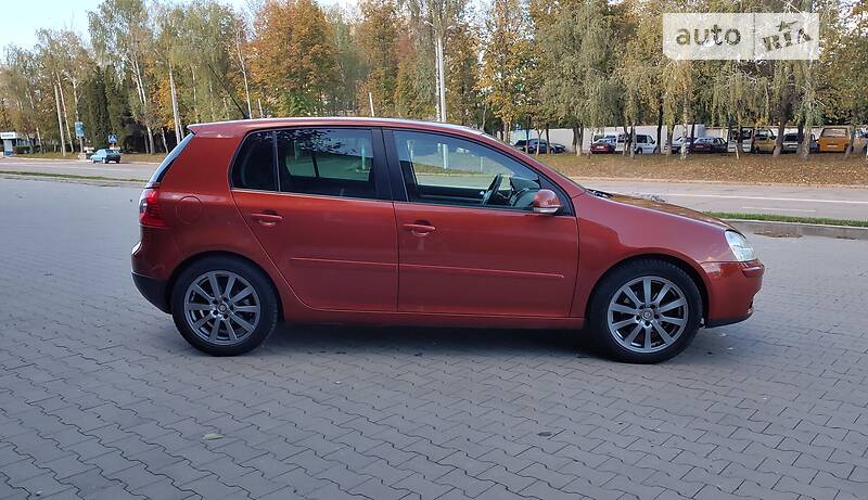 Хэтчбек Volkswagen Golf 2006 в Белой Церкви