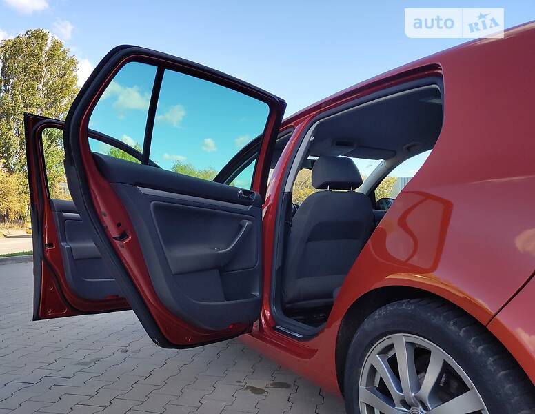 Хэтчбек Volkswagen Golf 2006 в Белой Церкви