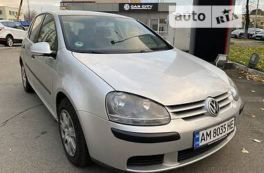 Хетчбек Volkswagen Golf 2004 в Києві