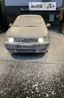 Хэтчбек Volkswagen Golf 1999 в Берегово