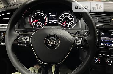 Хетчбек Volkswagen Golf 2020 в 