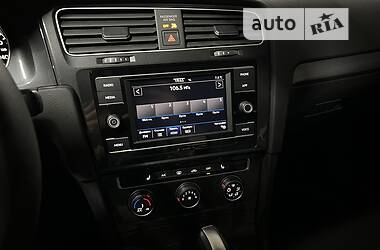 Хетчбек Volkswagen Golf 2020 в 
