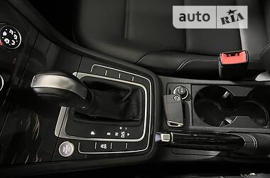 Хетчбек Volkswagen Golf 2020 в 