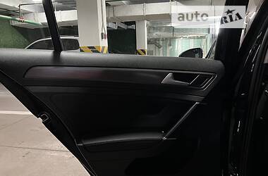 Хетчбек Volkswagen Golf 2020 в 