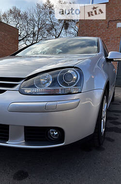 Хэтчбек Volkswagen Golf 2006 в 