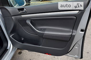 Хэтчбек Volkswagen Golf 2006 в 