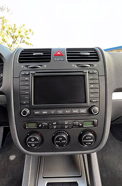 Хэтчбек Volkswagen Golf 2006 в 