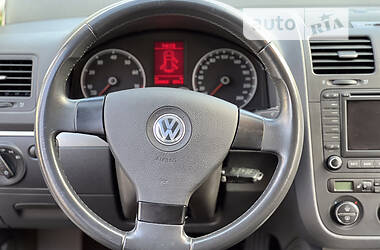 Хэтчбек Volkswagen Golf 2006 в 