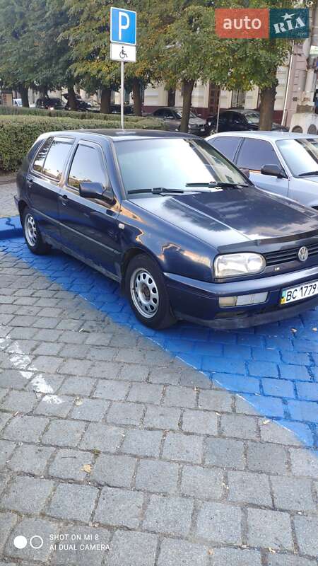 Хэтчбек Volkswagen Golf 1993 в Черновцах